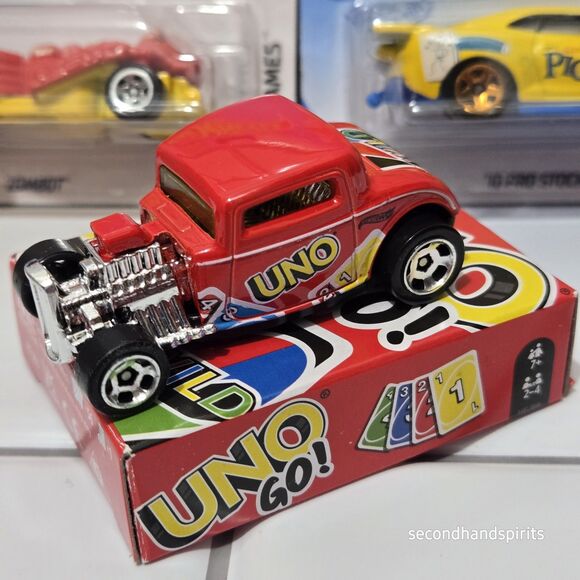 2021 Hot Wheels Mattel Games Uno, Rockem sockem , Pictionary - Picture 5 of 6